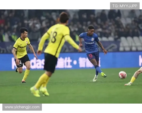 2017中超精彩对决鲁能迎战申花激烈角逐引发球迷热烈关注